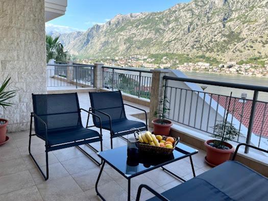 J&M Apartment Kotor Zewnętrze zdjęcie